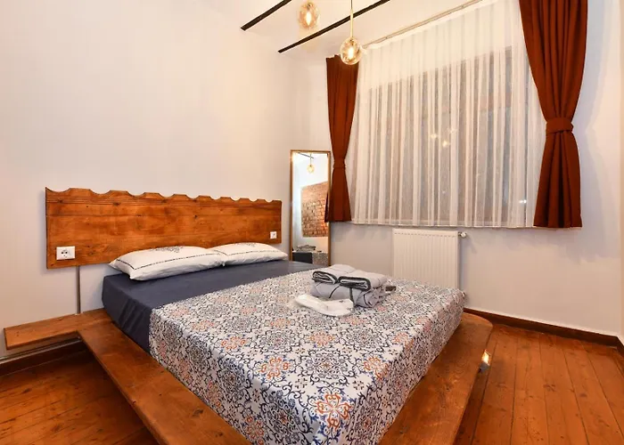 Historical Levantine Flat @heart Of Taksim Lägenhet Istanbul